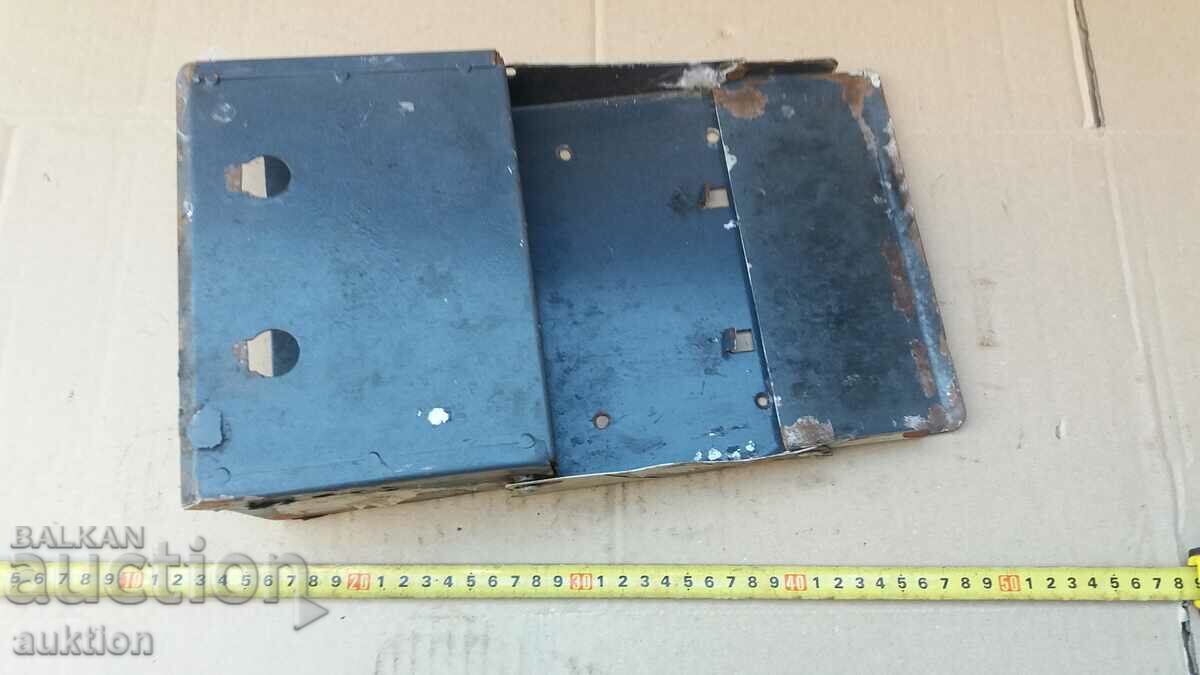 BDZ - SOC. WALL ASHTRAY REMOVED - 5