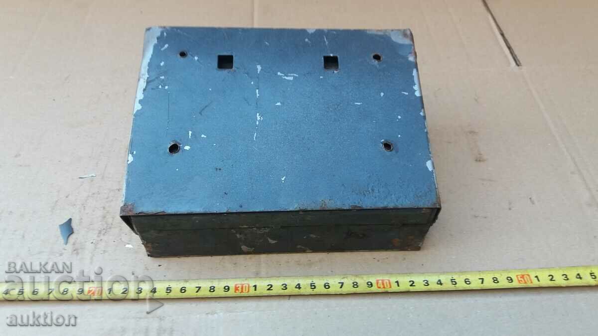 BDZ - SOC. WALL ASHTRAY REMOVED - 7