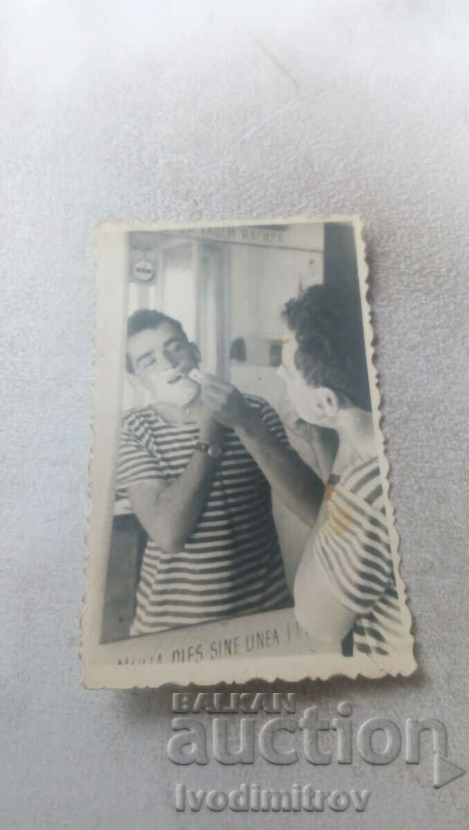 Photo Shaving young man 1957