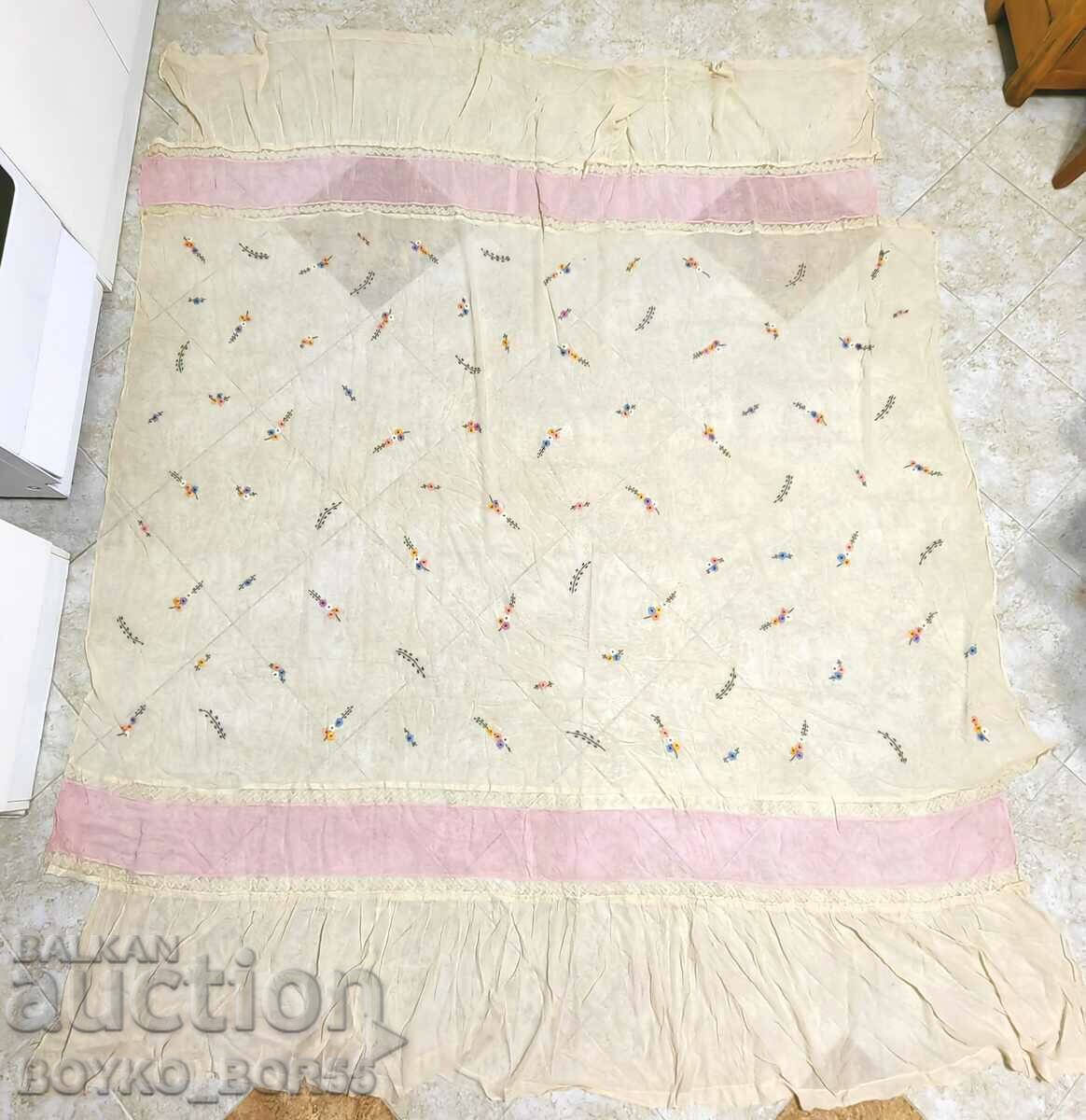 Голяма Старинна Везана Покривка за Легло с цена 90.00 лв. | € 46.02 Голяма Старинна Везана Покривка за Легло с цена 90.00 лв. | € 46.02