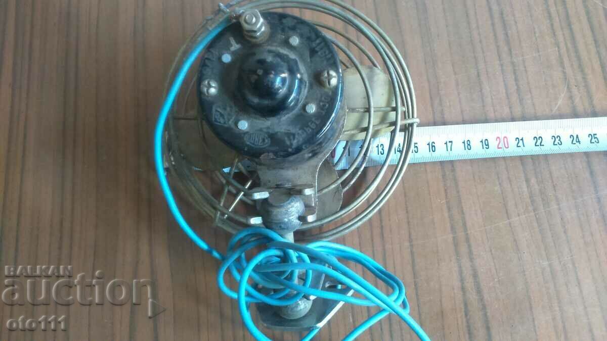 Delivery of RETRO CAR FAN Delivery of RETRO CAR FAN