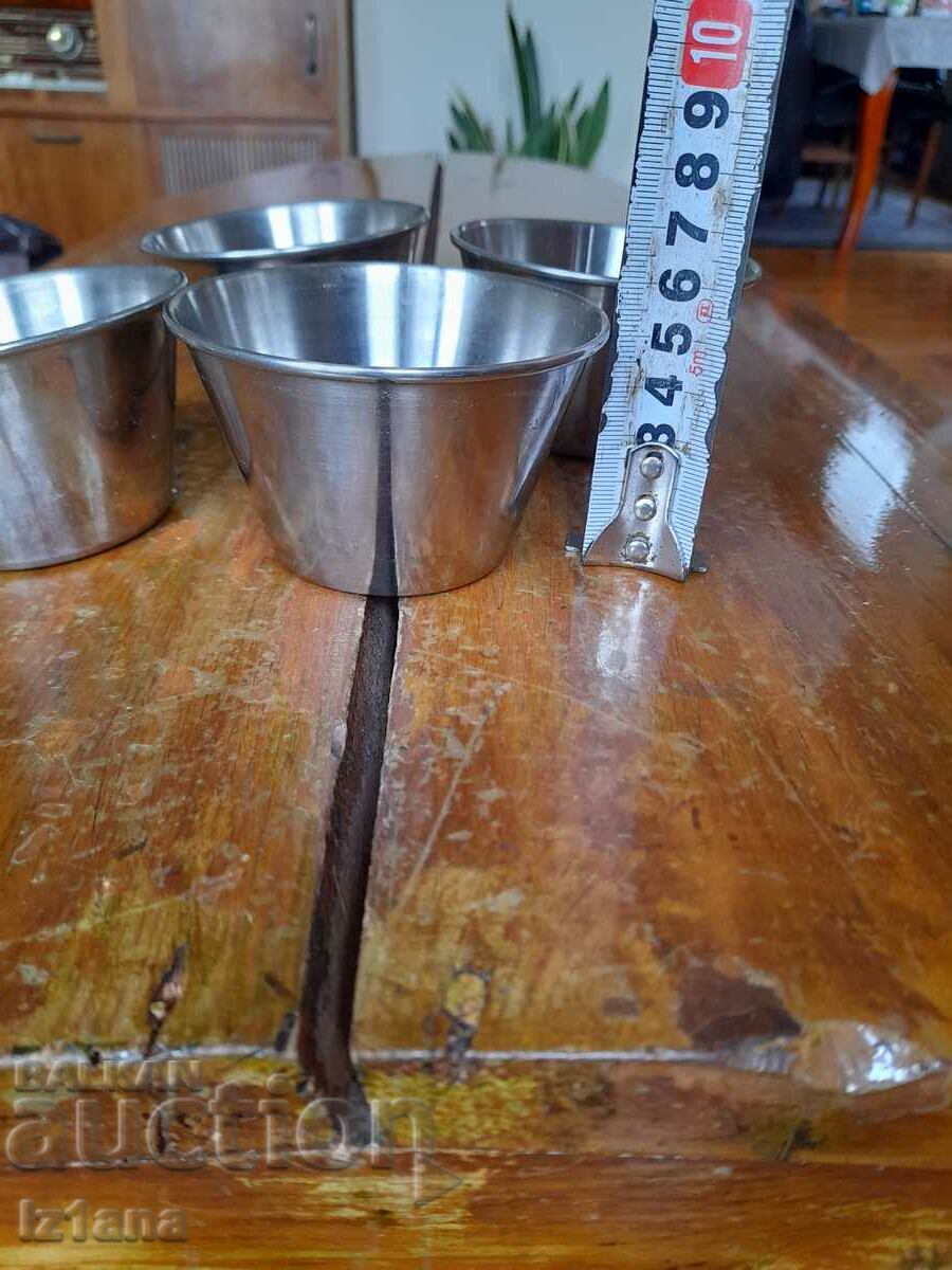 Delivery of Old creme caramel bowls