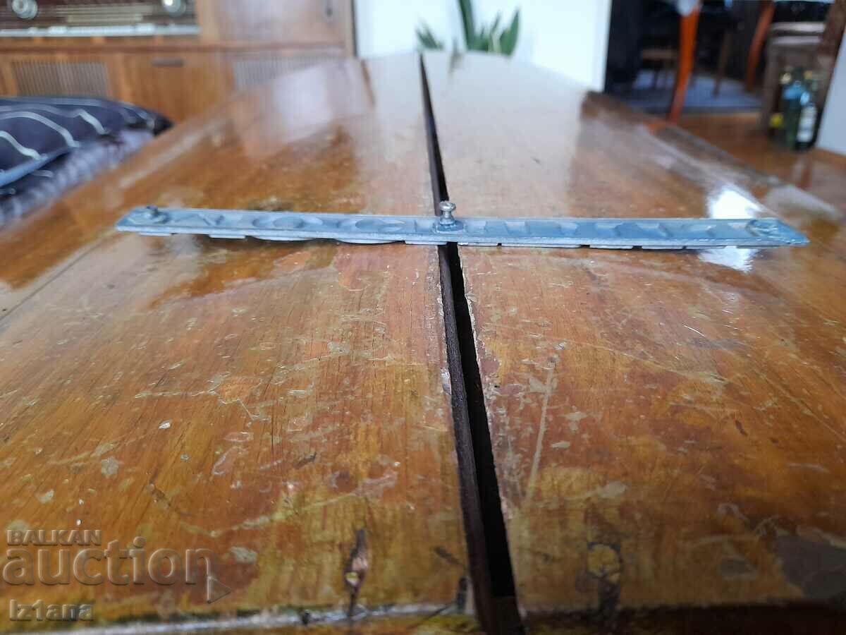 Delivery of Old Moskvich emblem Delivery of Old Moskvich emblem