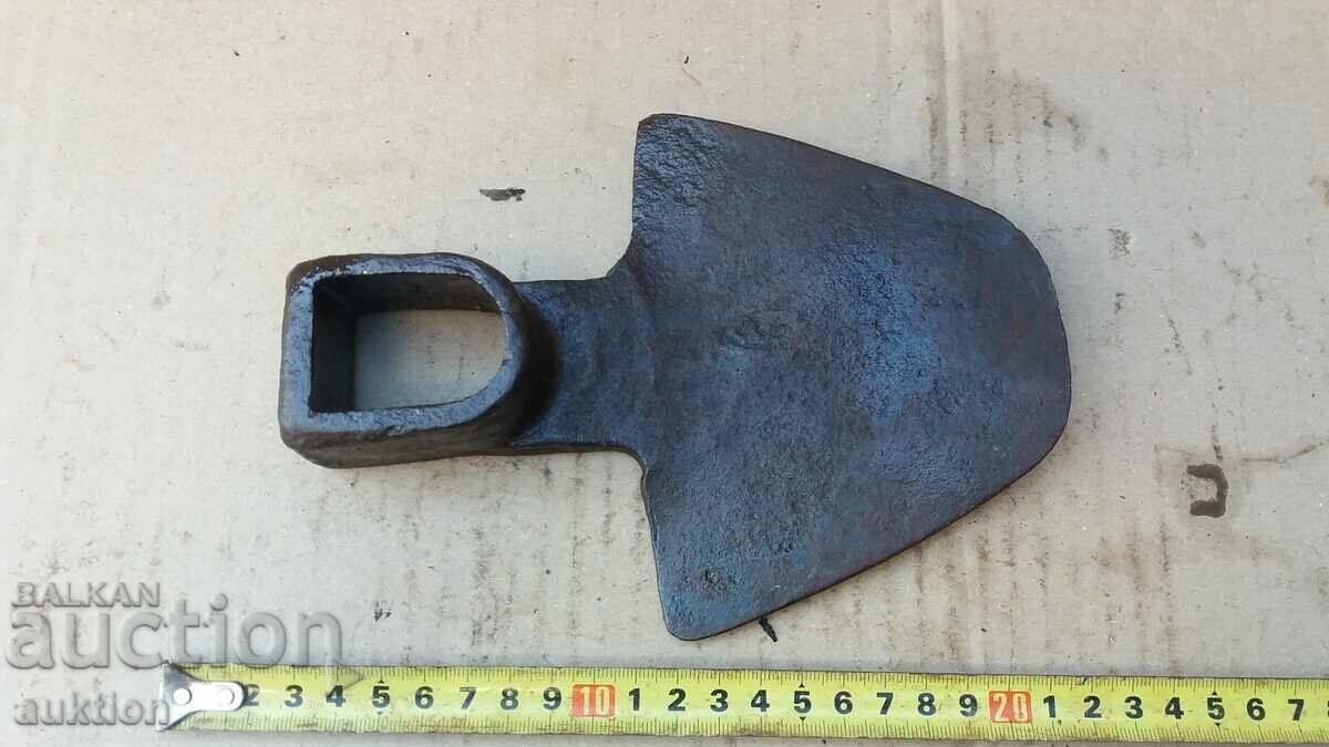 OLD WROUGHT RENAISSANCE HOE TOOL - 6