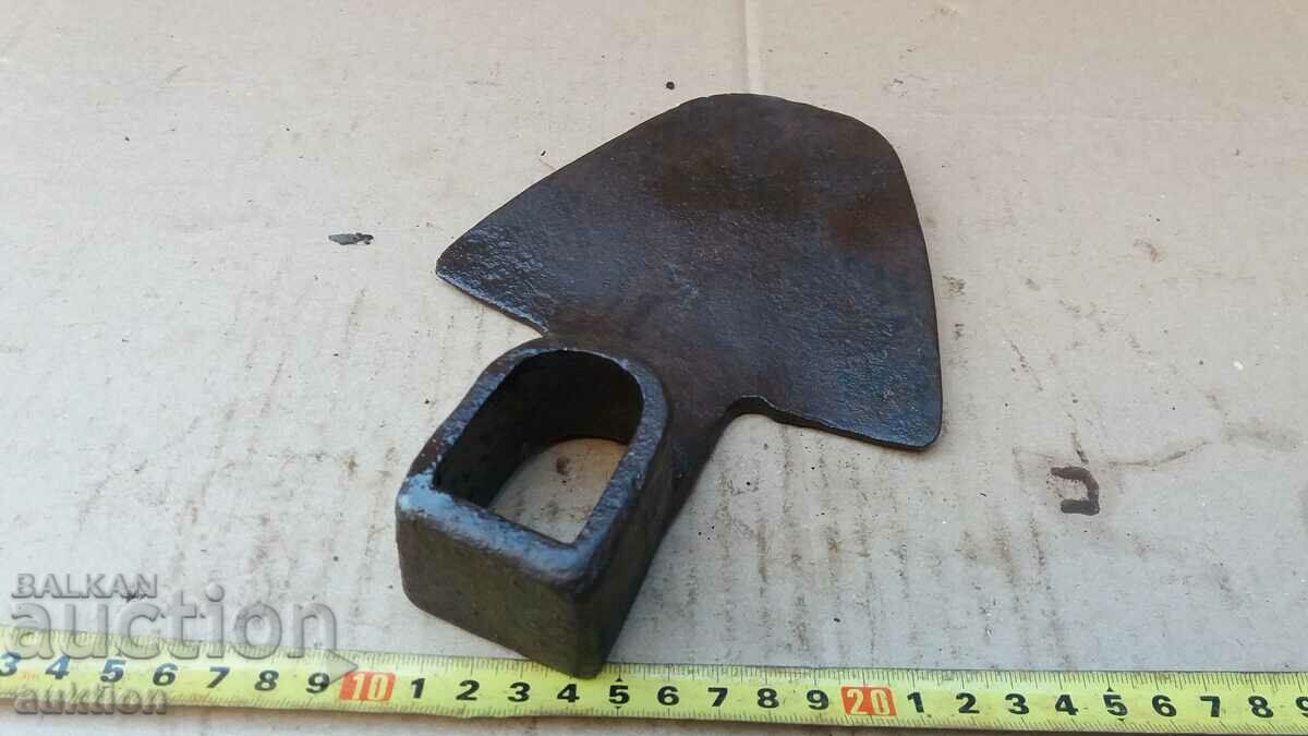 OLD WROUGHT RENAISSANCE HOE TOOL - 7