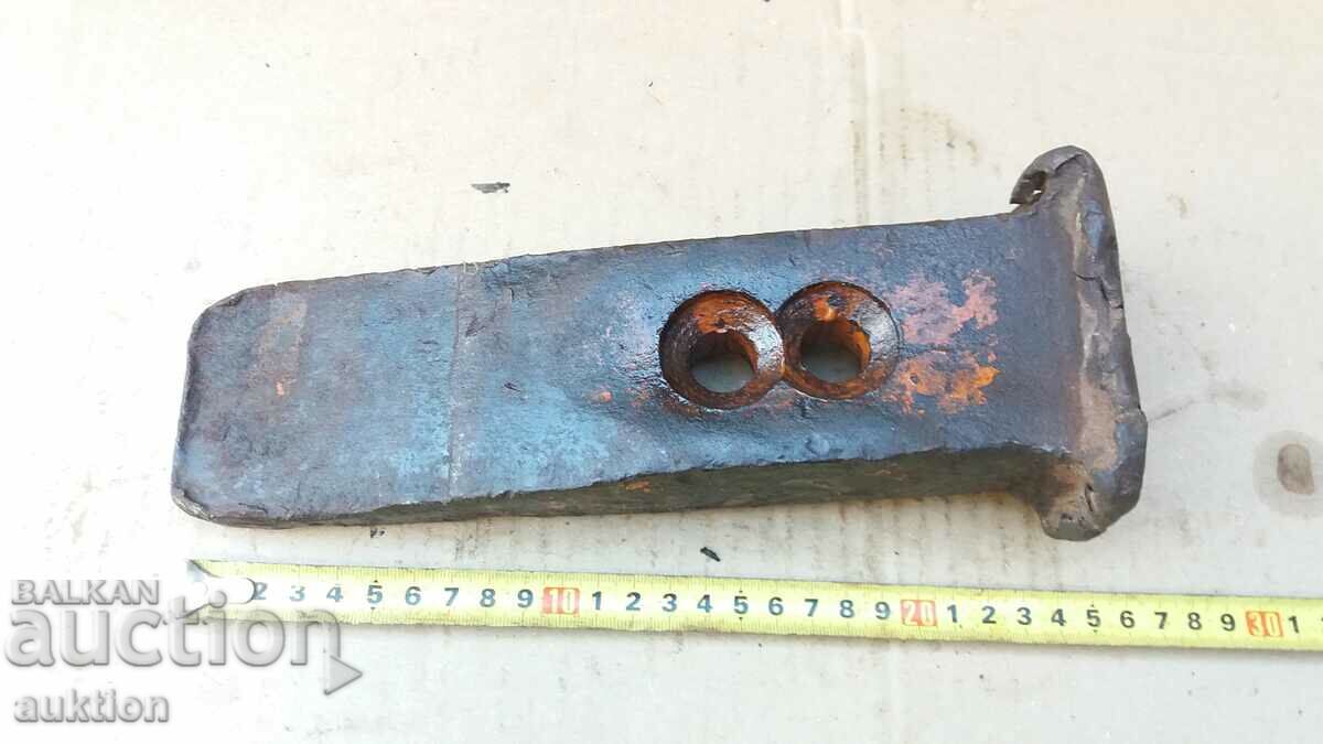 Auction SOLID STEEL DAGGER, WEDGE, CUTTER Auction SOLID STEEL DAGGER, WEDGE, CUTTER