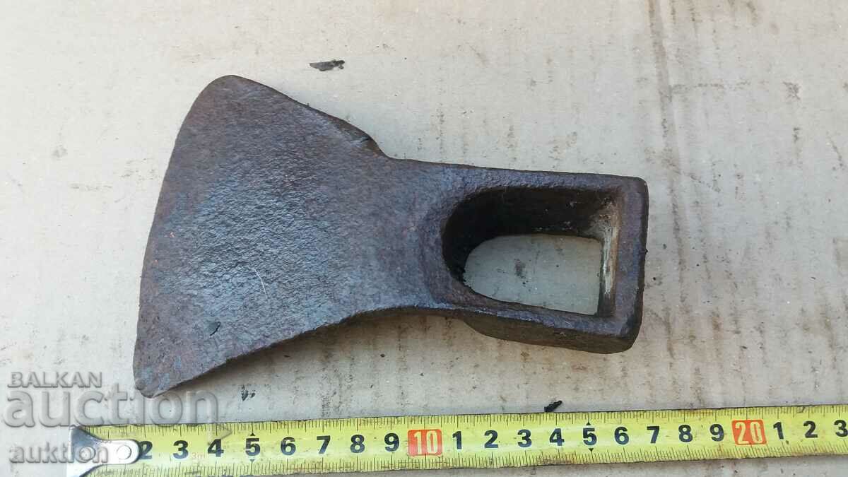 Auction OLD WROUGHT RENAISSANCE HOE TOOL Auction OLD WROUGHT RENAISSANCE HOE TOOL