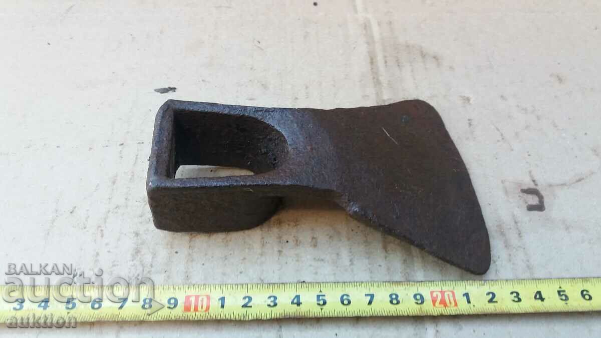 OLD WROUGHT RENAISSANCE HOE TOOL - 5 OLD WROUGHT RENAISSANCE HOE TOOL - 5