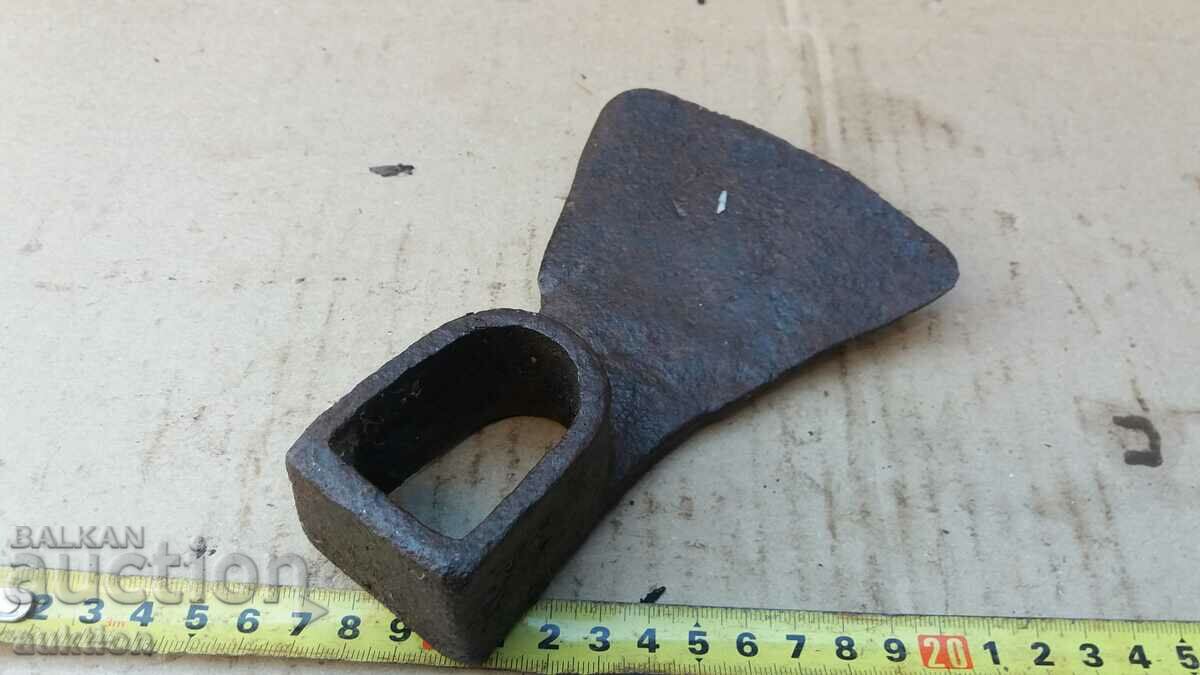 OLD WROUGHT RENAISSANCE HOE TOOL - 6 OLD WROUGHT RENAISSANCE HOE TOOL - 6