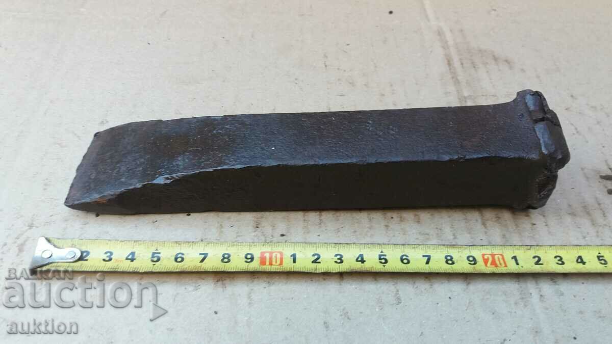 SOLID STEEL DAGGER, WEDGE, CUTTER with price 11.99 BGN | € 6.13 SOLID STEEL DAGGER, WEDGE, CUTTER with price 11.99 BGN | € 6.13