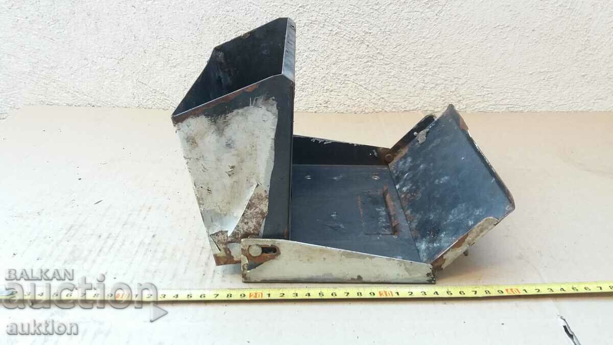 BDZ - SOC. WALL ASHTRAY REMOVED - 5