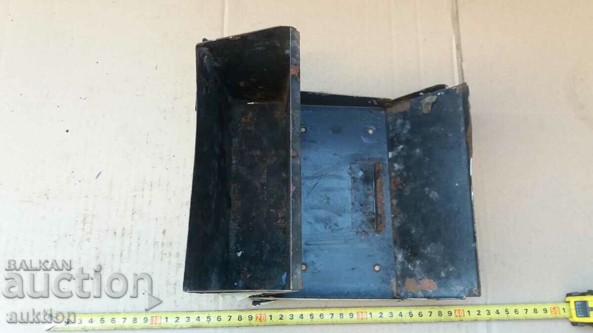 BDZ - SOC. WALL ASHTRAY REMOVED - 6