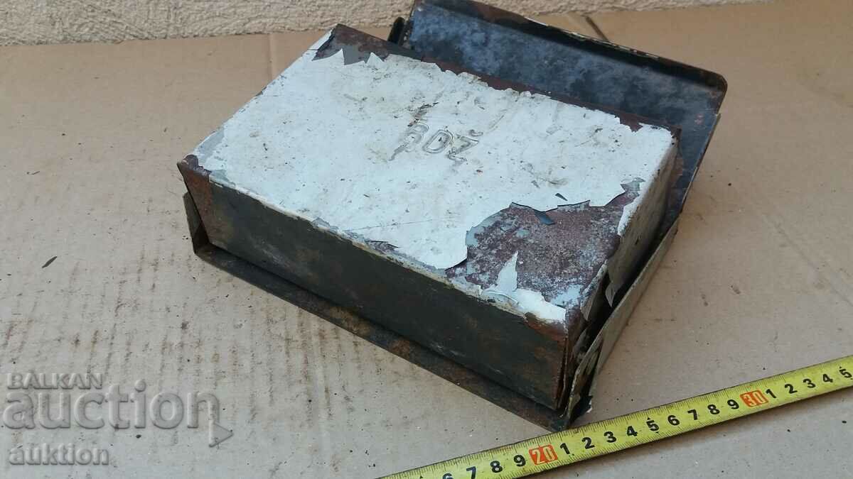 BDZ - SOC. WALL ASHTRAY REMOVED - 7