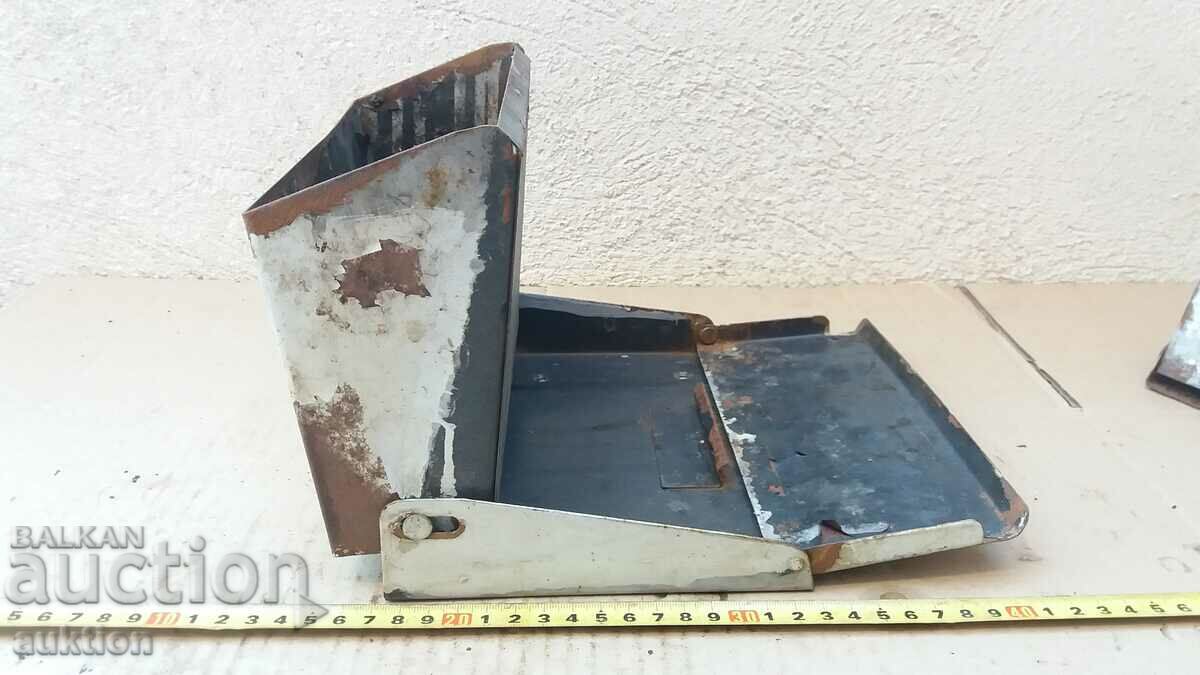 BDZ - SOC. WALL ASHTRAY REMOVED - 5