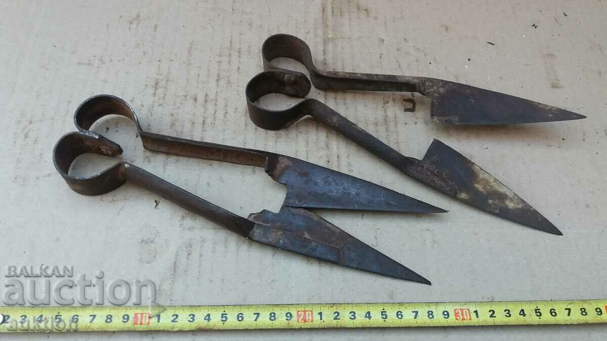 Auction SET OF TWO SHEEP SHEARS Auction SET OF TWO SHEEP SHEARS