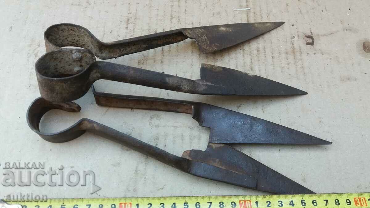 SET OF TWO SHEEP SHEARS - 5 SET OF TWO SHEEP SHEARS - 5