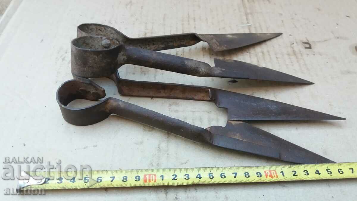 SET OF TWO SHEEP SHEARS - 7 SET OF TWO SHEEP SHEARS - 7