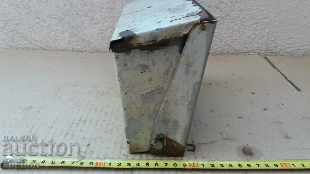 Auction BDZ - SOC. WALL ASHTRAY REMOVED Auction BDZ - SOC. WALL ASHTRAY REMOVED