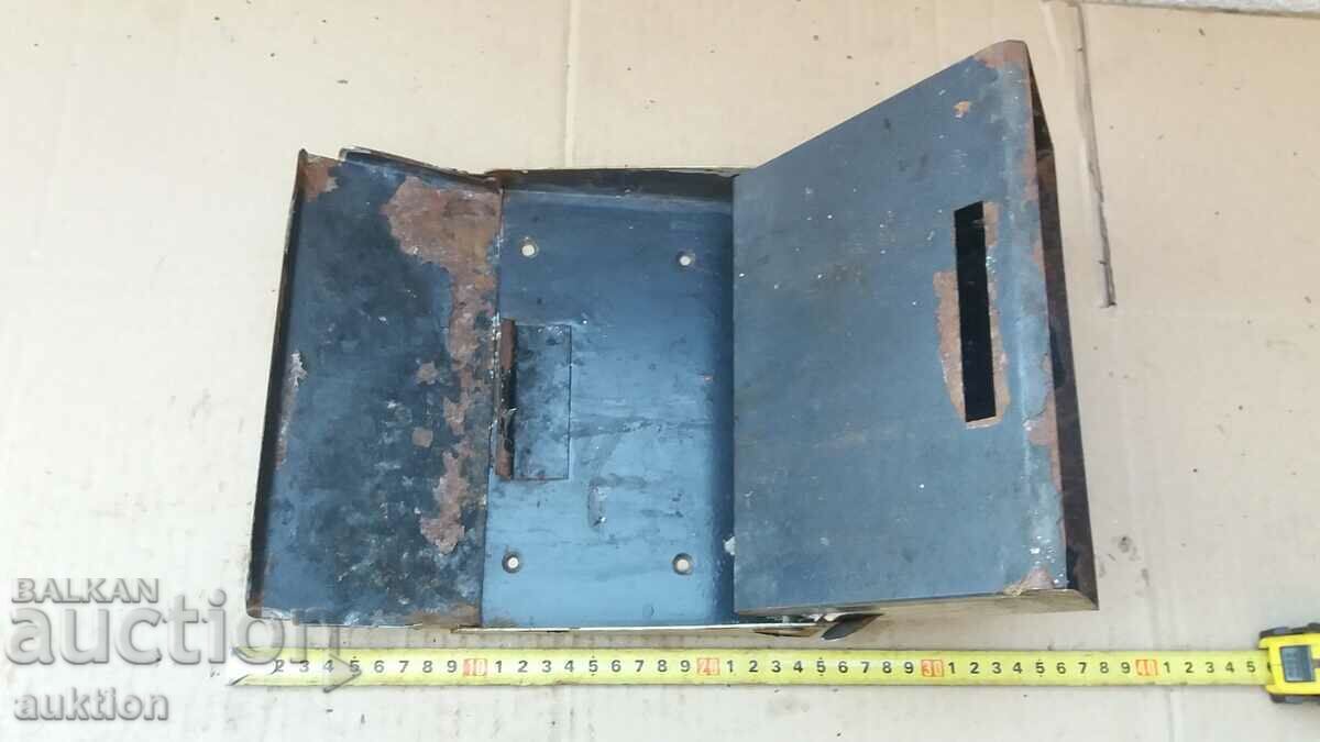 BDZ - SOC. WALL ASHTRAY REMOVED - 7 BDZ - SOC. WALL ASHTRAY REMOVED - 7