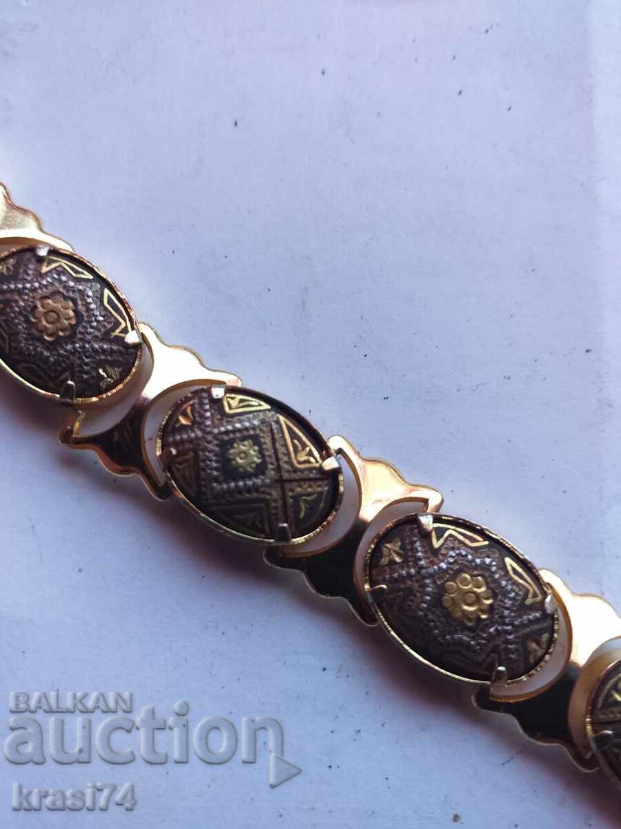 Bracelet with price 20.00 BGN | € 10.23 Bracelet with price 20.00 BGN | € 10.23