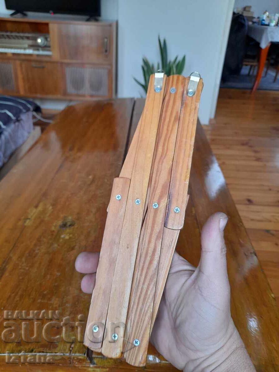 Auction An old hanger Auction An old hanger