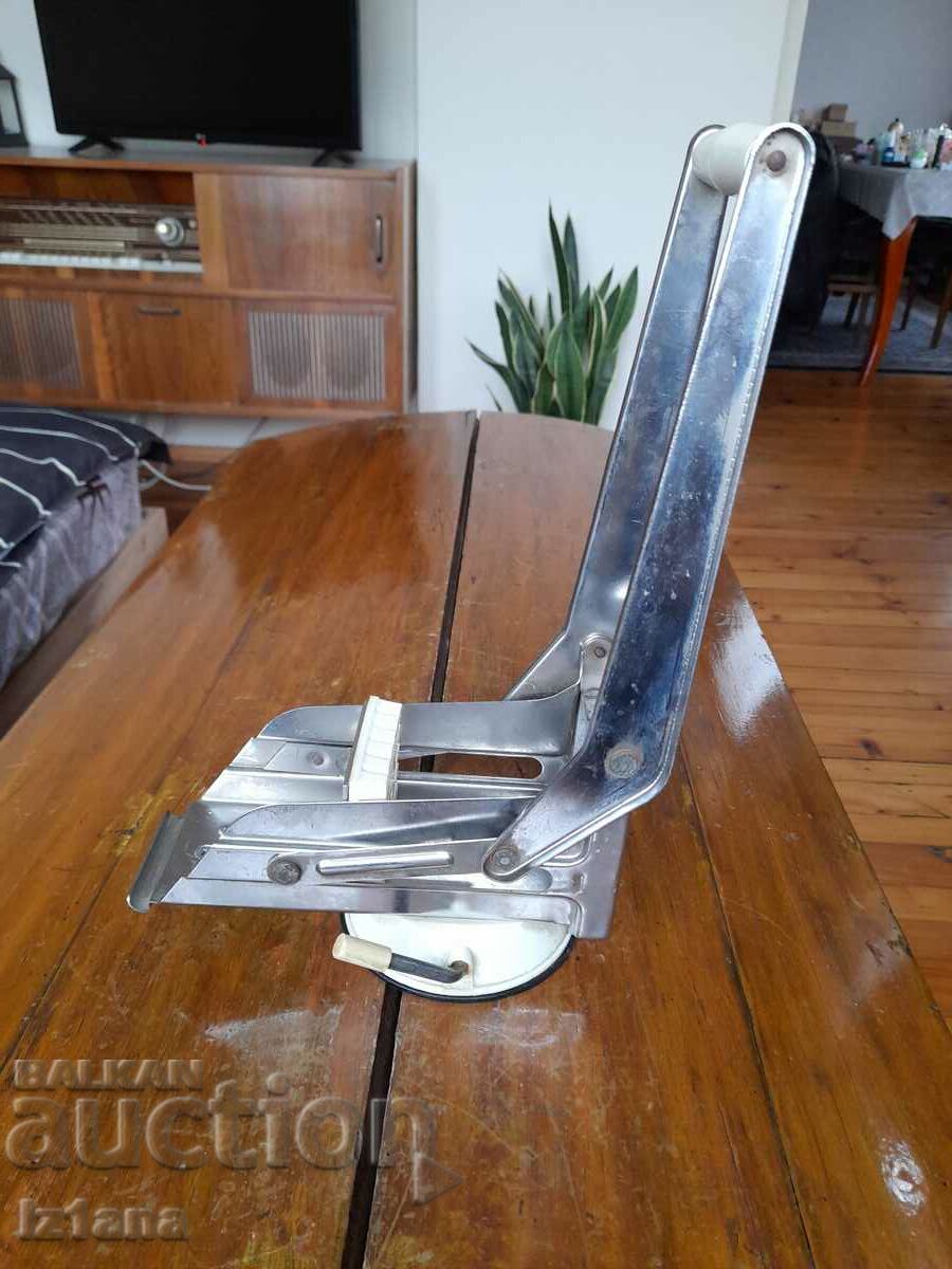 Auction Old kitchen appliance for cutting potatoes Auction Old kitchen appliance for cutting potatoes