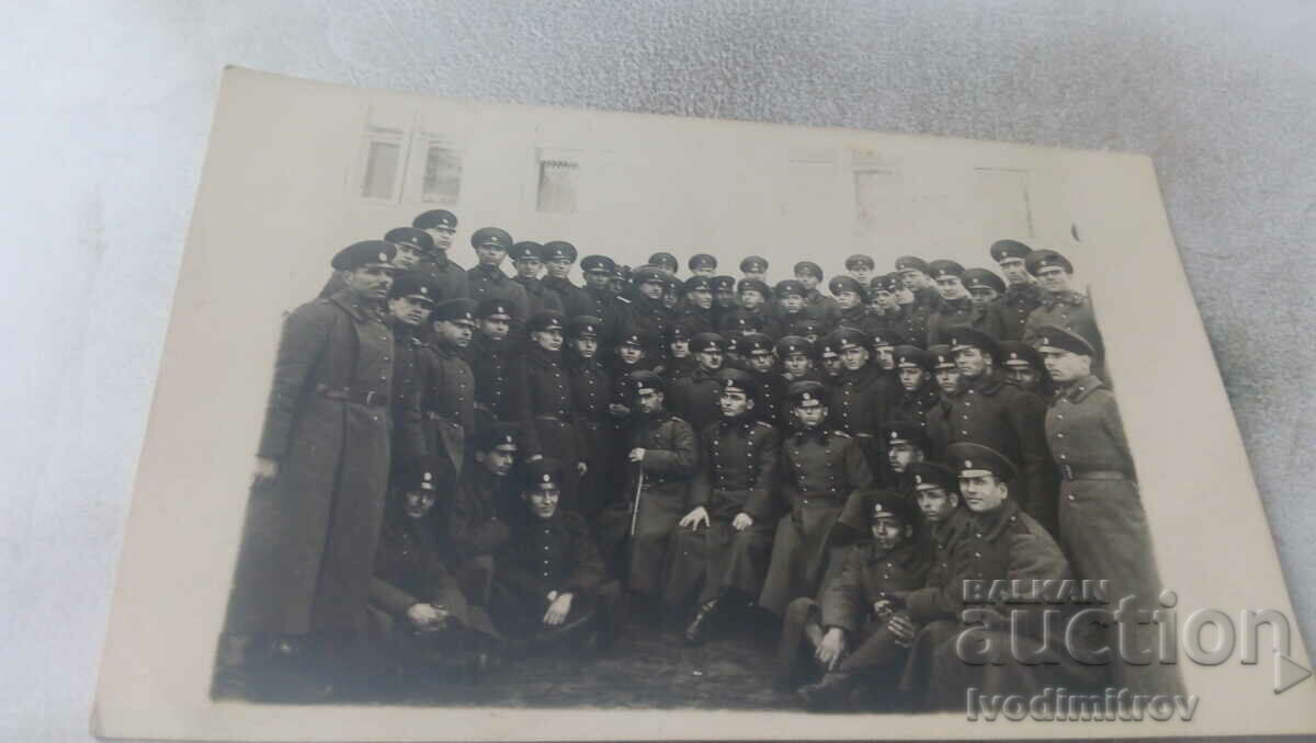 Photo Officers and soldiers