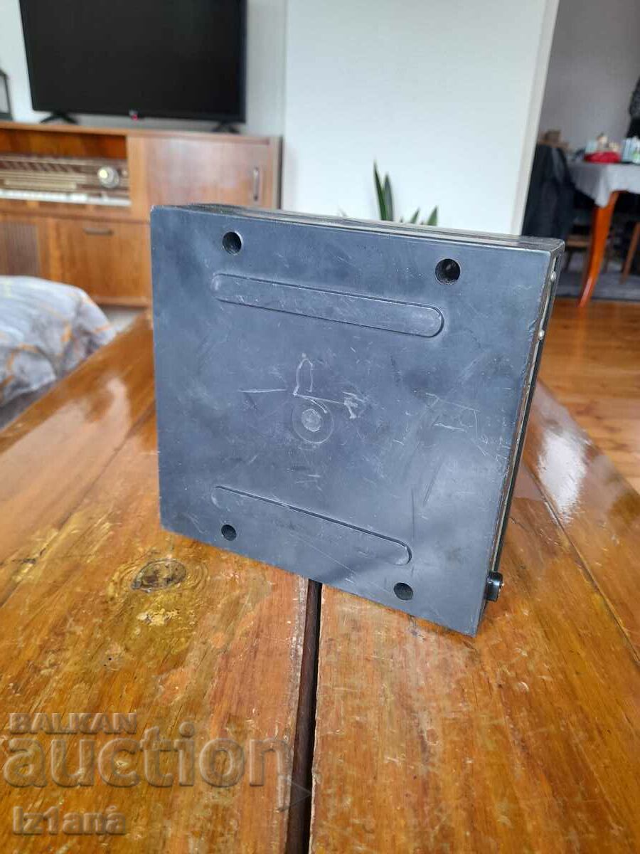 Old Junior 2 amp - 5 Old Junior 2 amp - 5