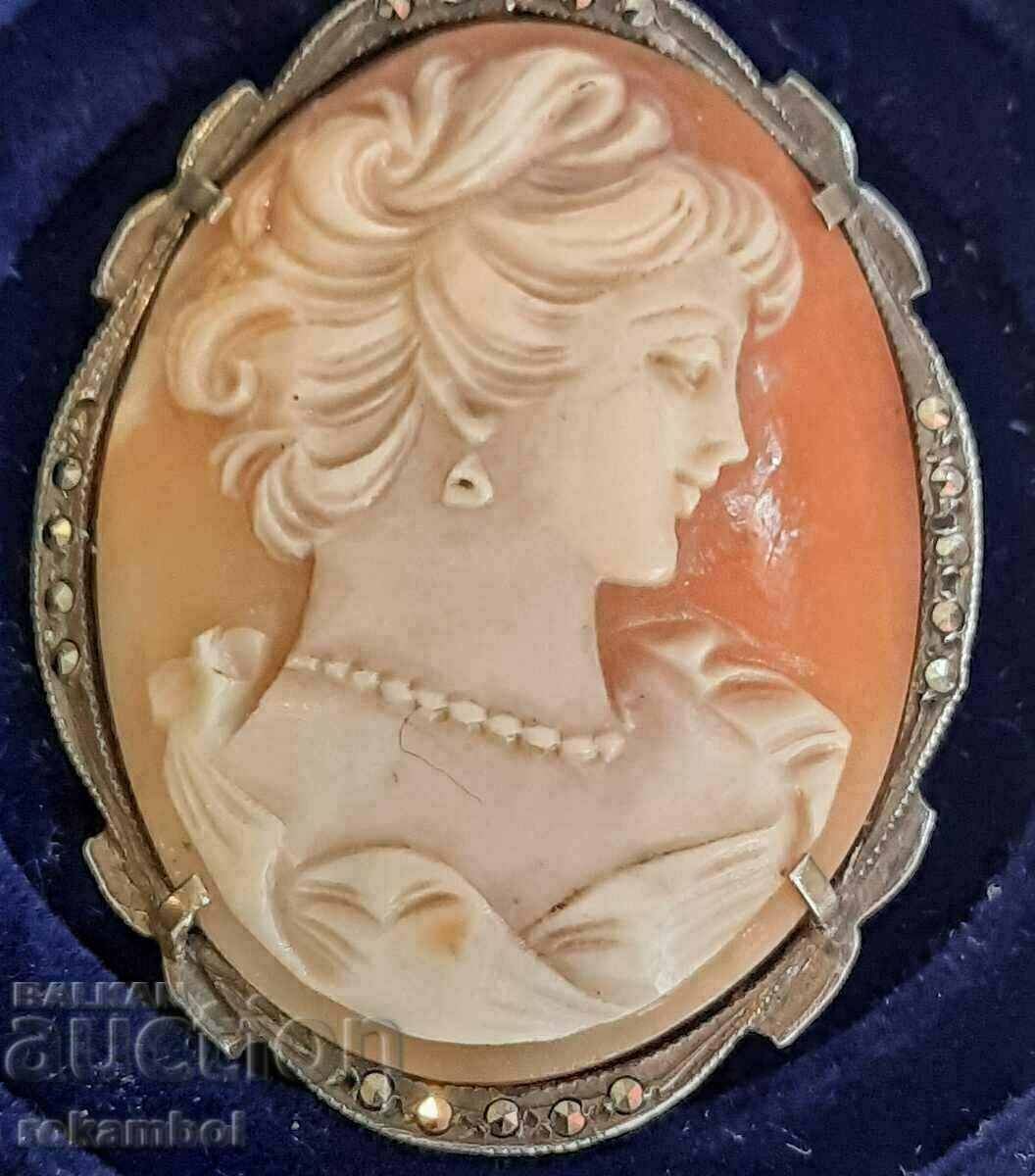Auction Antique Silver Victorian Cameo Brooch/Pendant Auction Antique Silver Victorian Cameo Brooch/Pendant