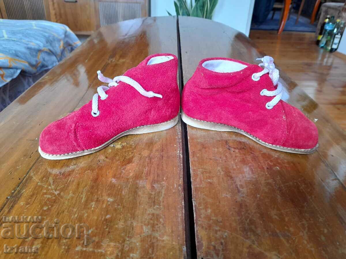 Old children's shoes with price 30.00 BGN | € 15.34 Old children's shoes with price 30.00 BGN | € 15.34