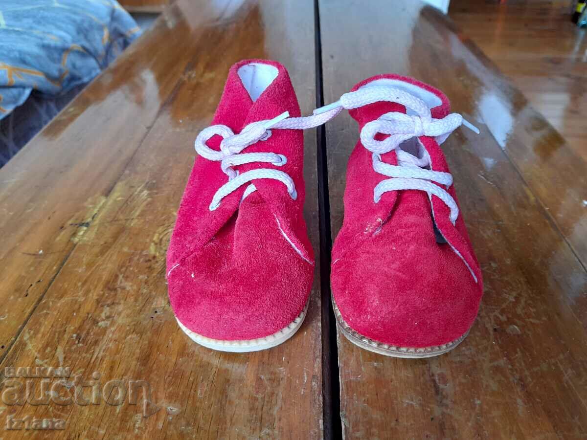 Old children's shoes