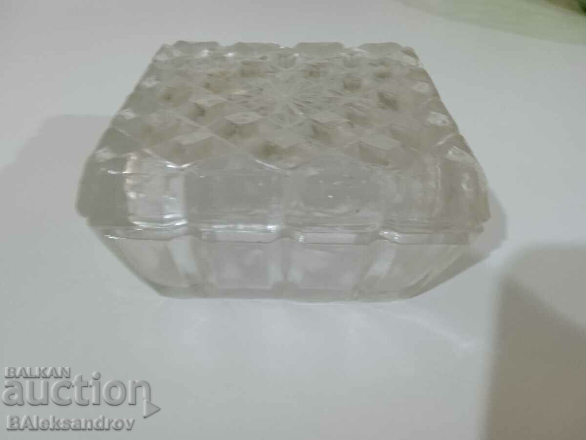 Delivery of Beautiful glass jewelry box Delivery of Beautiful glass jewelry box