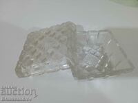 Όμορφη γυάλινη κοσμηματοθήκη