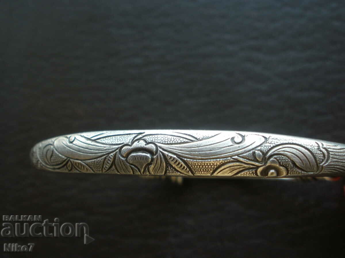 Delivery of Antique Chinese silver bracelet.