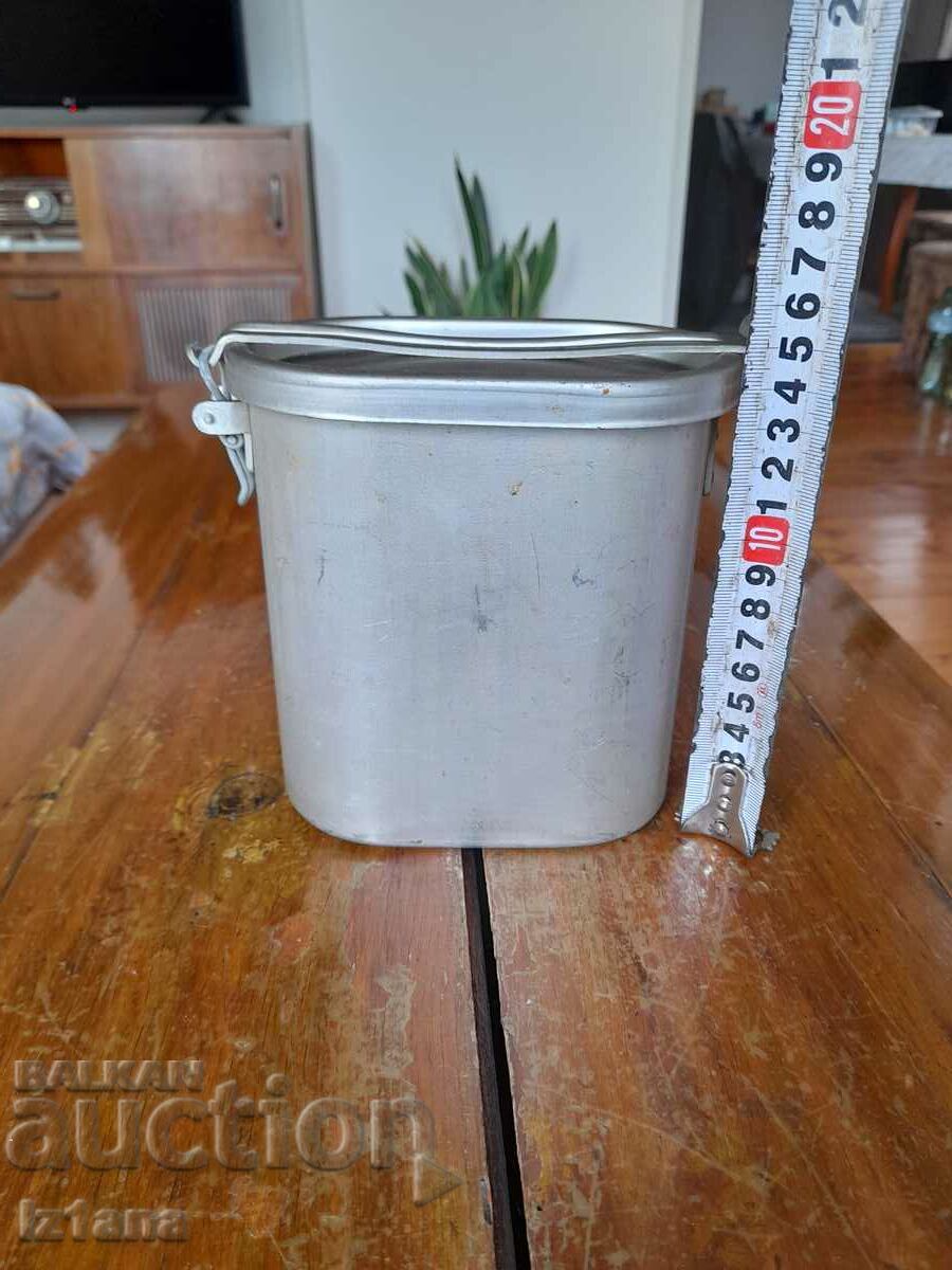 Auction Old aluminum food box Auction Old aluminum food box