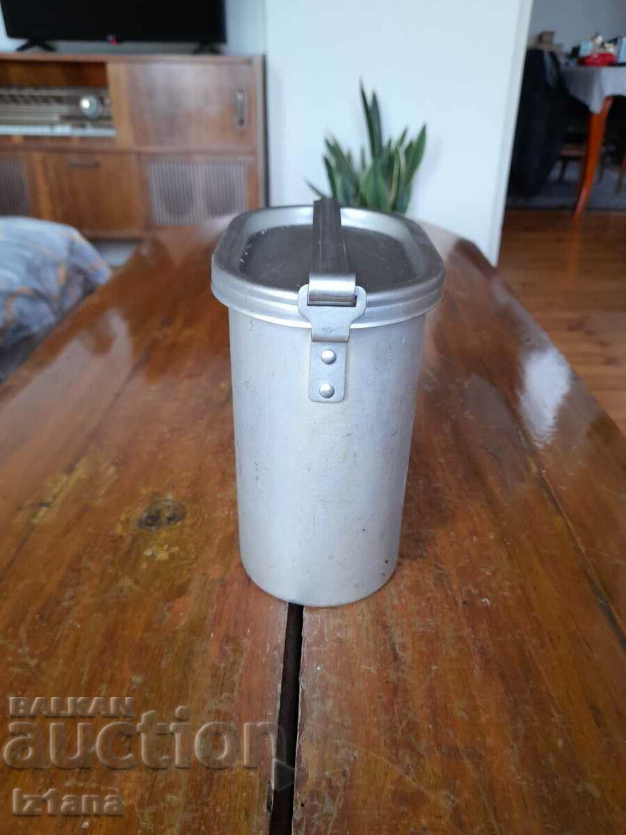 Delivery of Old aluminum food box Delivery of Old aluminum food box