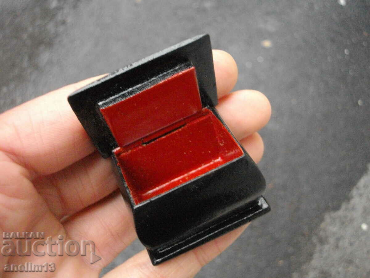 OLD HAND PAINTED USSR JEWELRY BOX - 5 OLD HAND PAINTED USSR JEWELRY BOX - 5