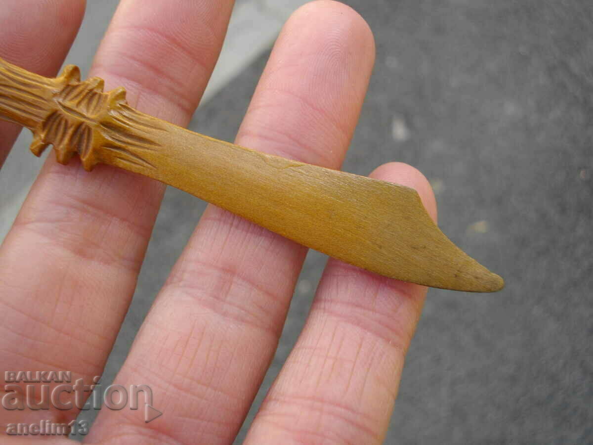 COLLECTOR'S LETTER KNIFE FONTAINEBLEAU CARVING DOG - 5 COLLECTOR'S LETTER KNIFE FONTAINEBLEAU CARVING DOG - 5