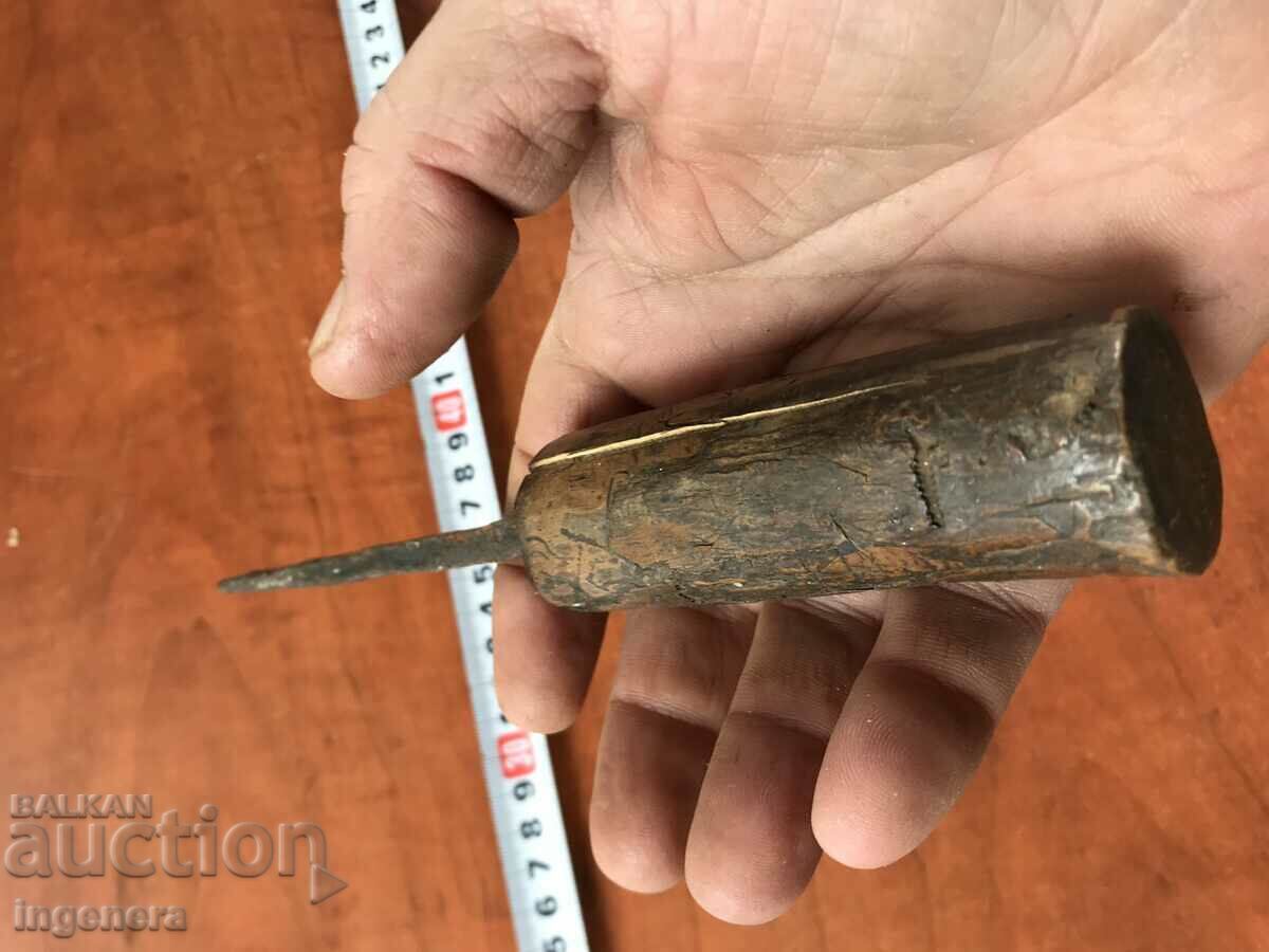 Awl UN VECHI UNEALĂ SARAH - 5 Awl UN VECHI UNEALĂ SARAH - 5