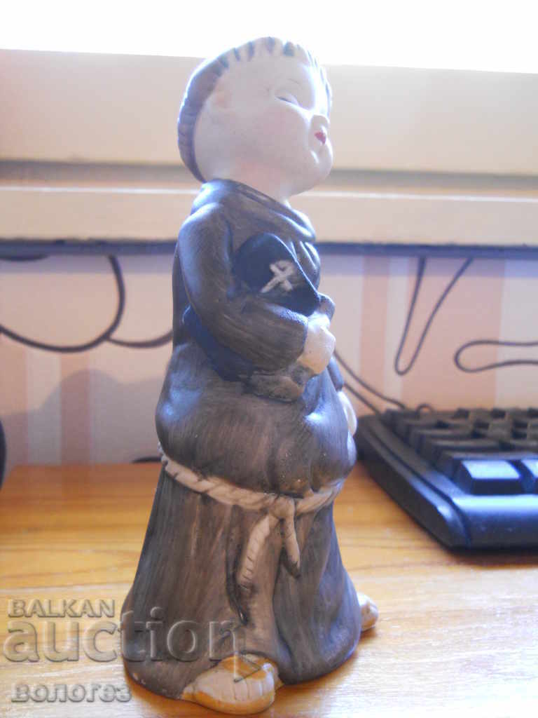 Porcelain figurine - monk (England) with price 15.00 BGN | € 7.67 Porcelain figurine - monk (England) with price 15.00 BGN | € 7.67