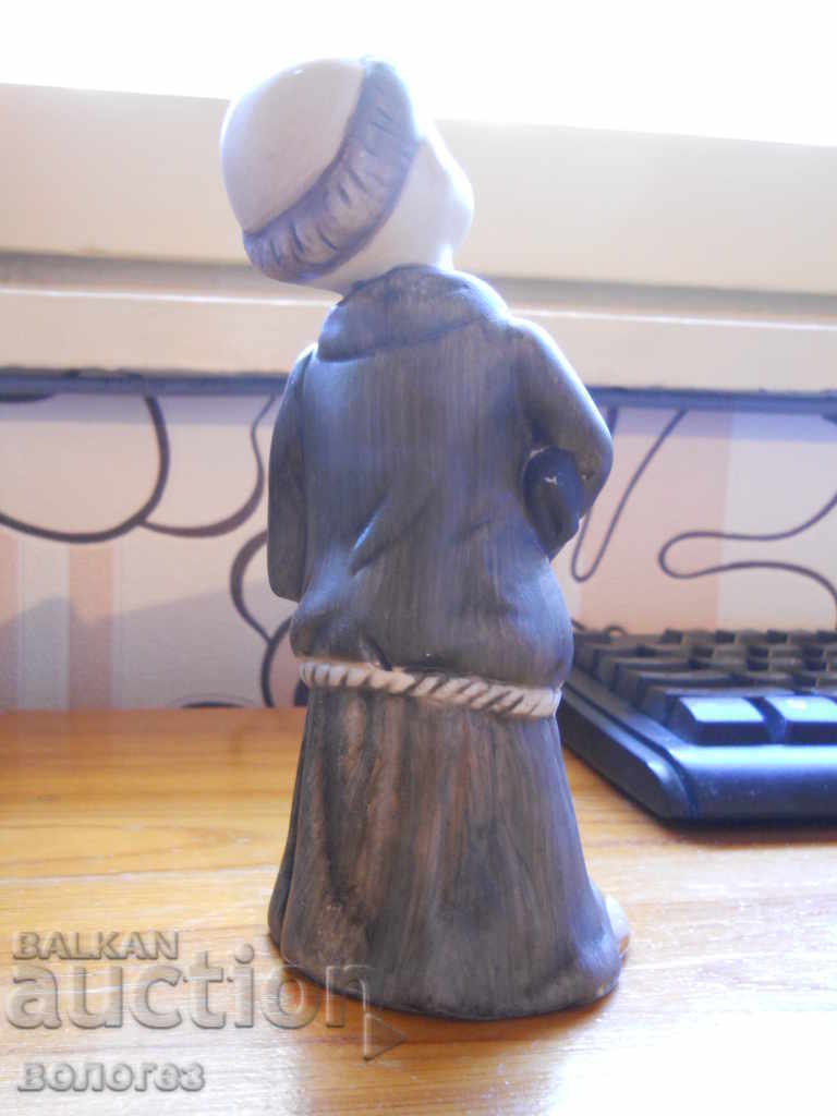 Auction Porcelain figurine - monk (England) Auction Porcelain figurine - monk (England)