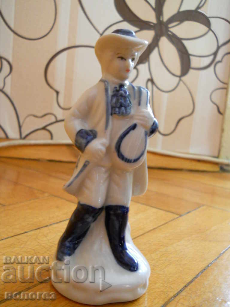 Πορσελάνινο ειδώλιο Πορσελάνινο ειδώλιο