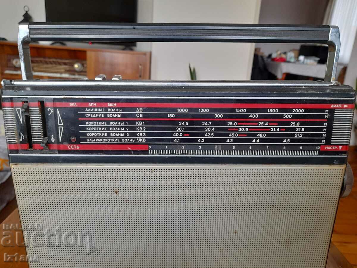 Old radio, radio receiver VEF 214, VEF with price 90.00 BGN | € 46.02 Old radio, radio receiver VEF 214, VEF with price 90.00 BGN | € 46.02