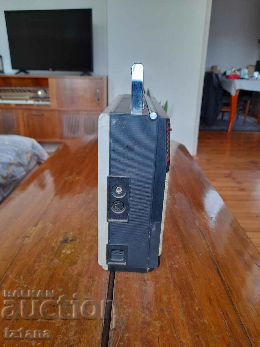 Auction Old radio, radio receiver VEF 214, VEF Auction Old radio, radio receiver VEF 214, VEF