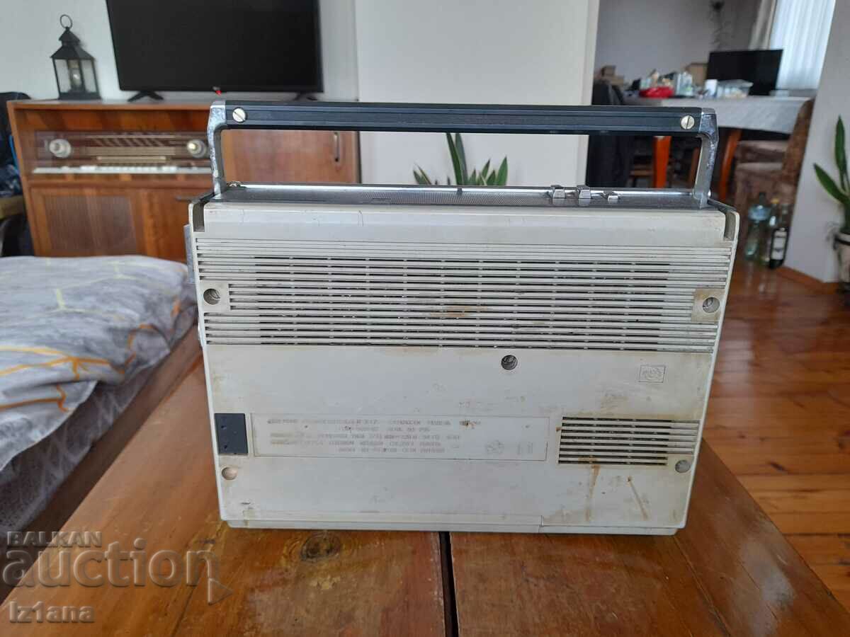 Delivery of Old radio, radio receiver VEF 214, VEF Delivery of Old radio, radio receiver VEF 214, VEF