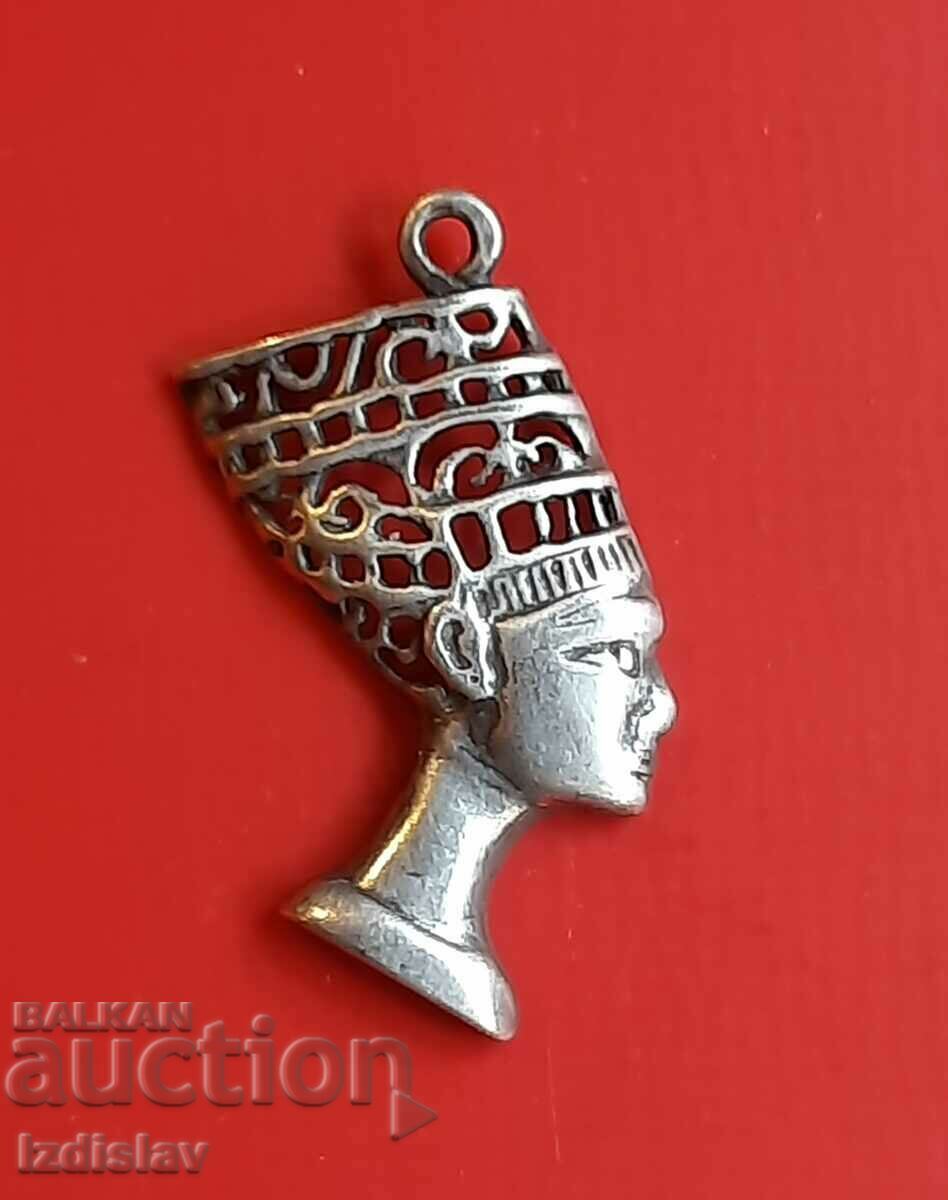 Silver neck pendant, Nefertiti, marking