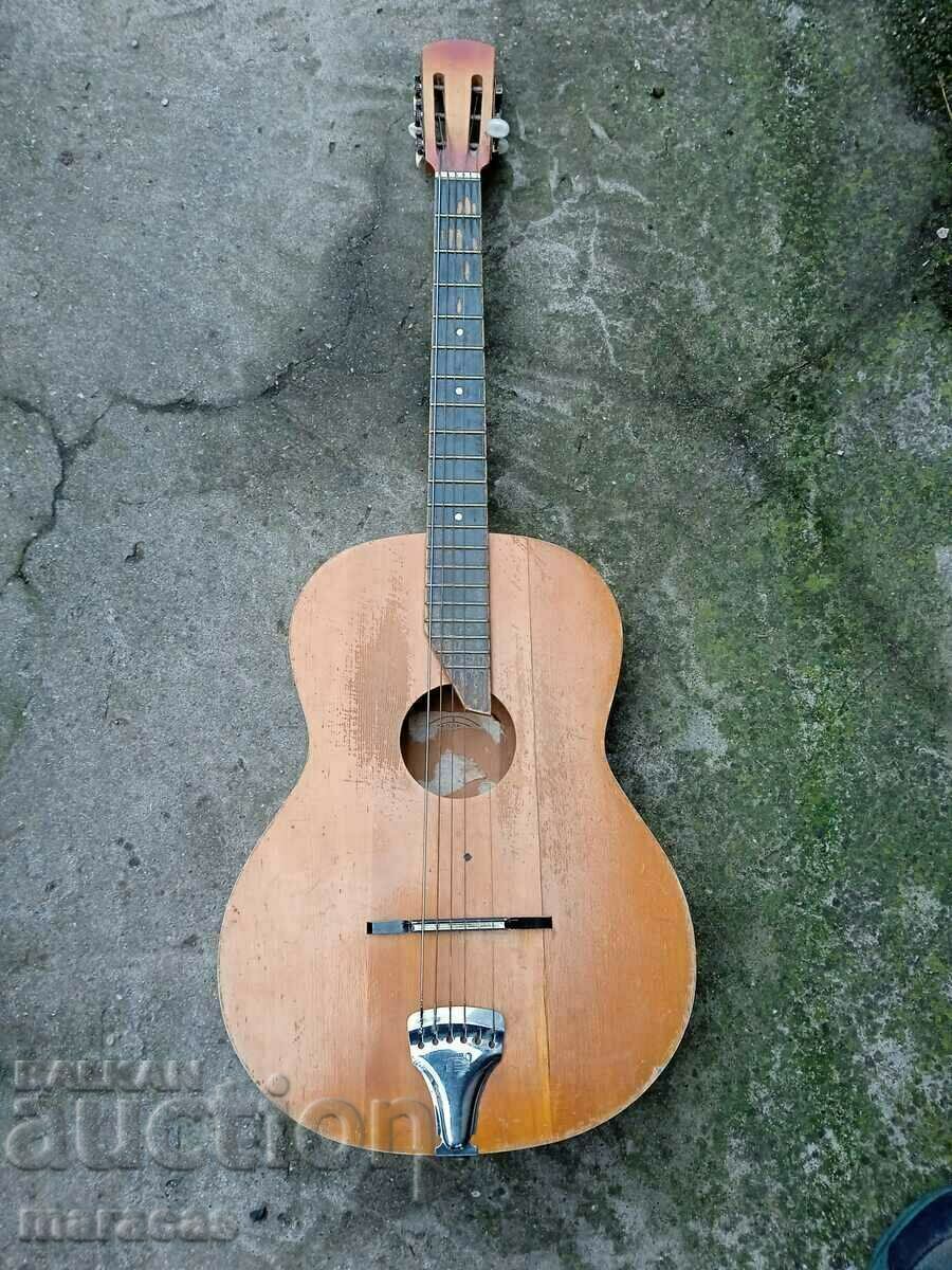 An old guitar