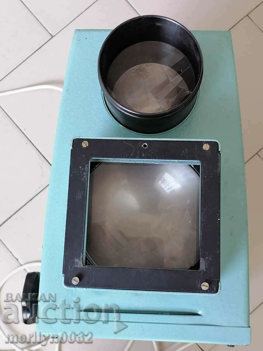 Auction Projection device DOCENT social period Auction Projection device DOCENT social period