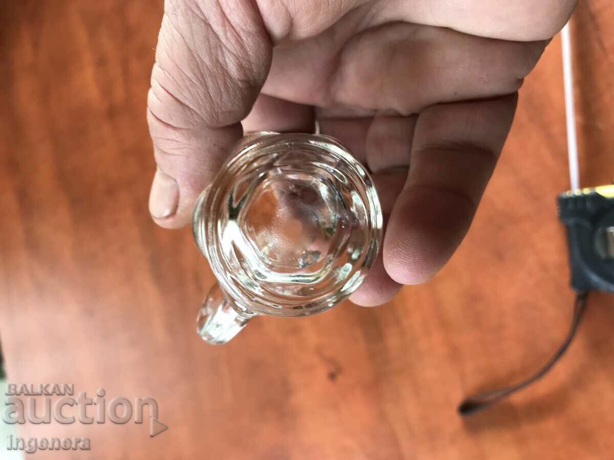 Delivery of GLASS CUPS THICK GLASS EMBOSSED FROM SOCA FOR BRANDY - 5 PCS. Delivery of GLASS CUPS THICK GLASS EMBOSSED FROM SOCA FOR BRANDY - 5 PCS.