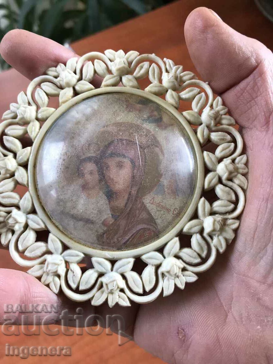 Auction  ICON SOUVENIR PLASTIC FROM SOCA